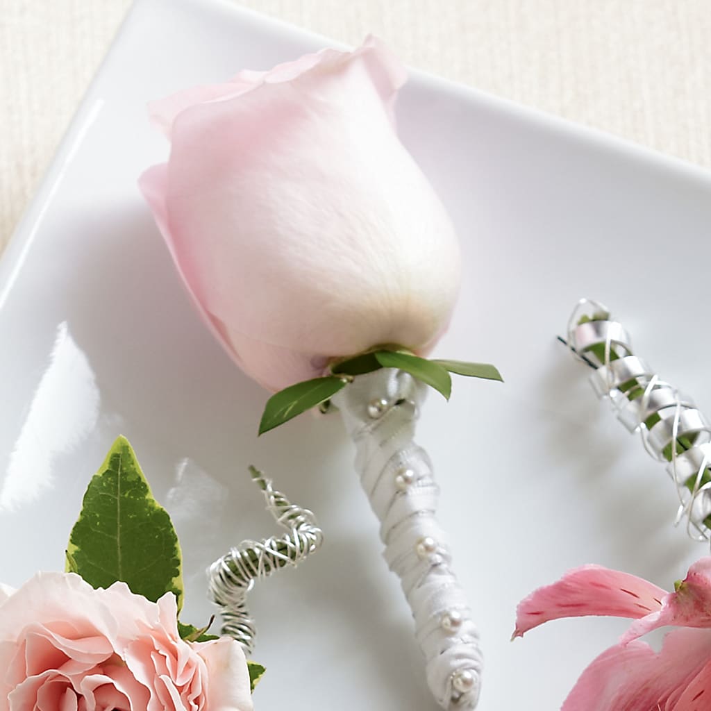 Pink Rose Boutonniere – Alex Floral, Stockton CA