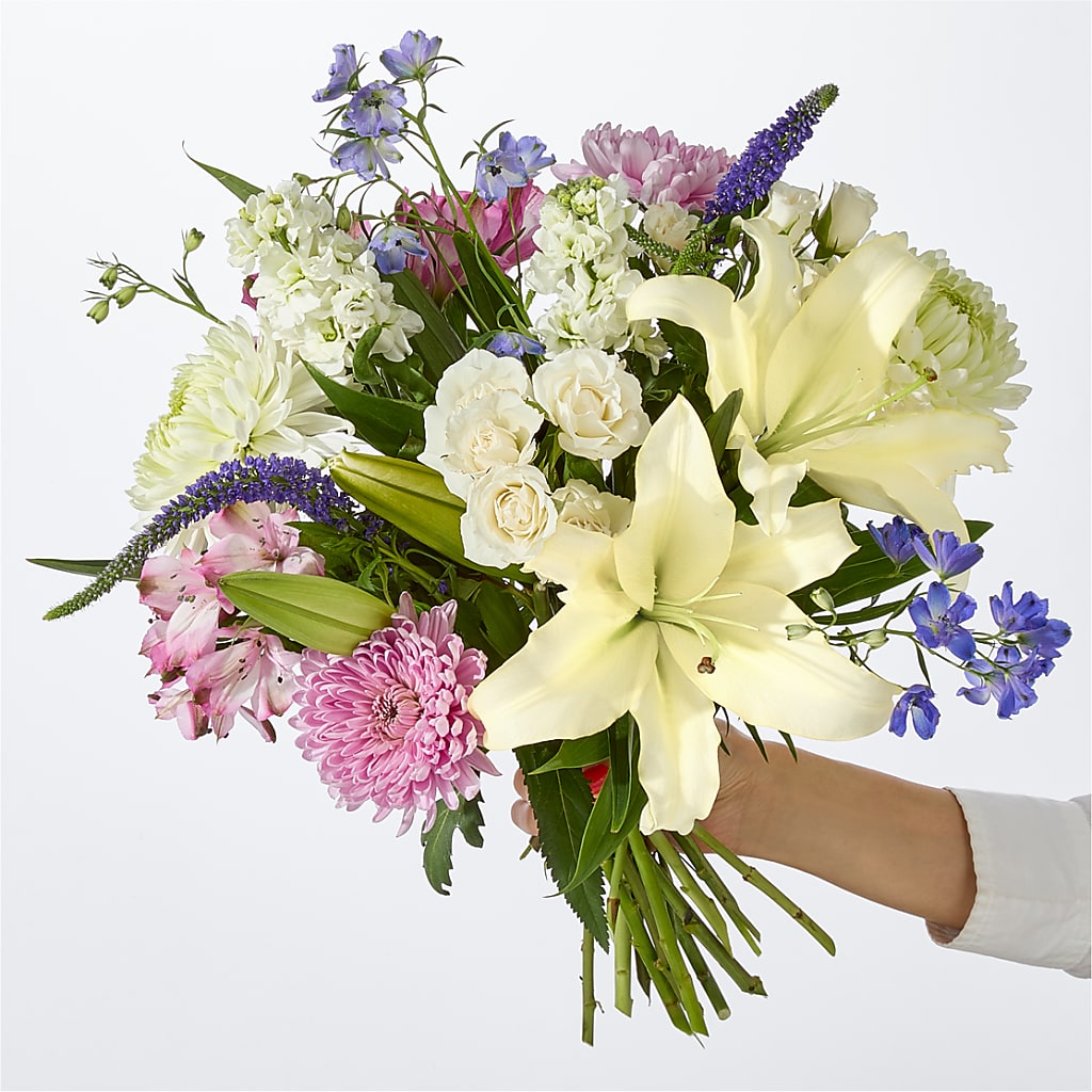 Winter Celebration Bouquet –  Alex Floral, Stockton CA