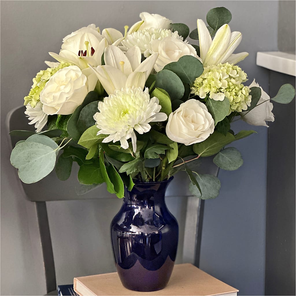 Snowy Dreams Bouquet –  Alex Floral, Stockton CA